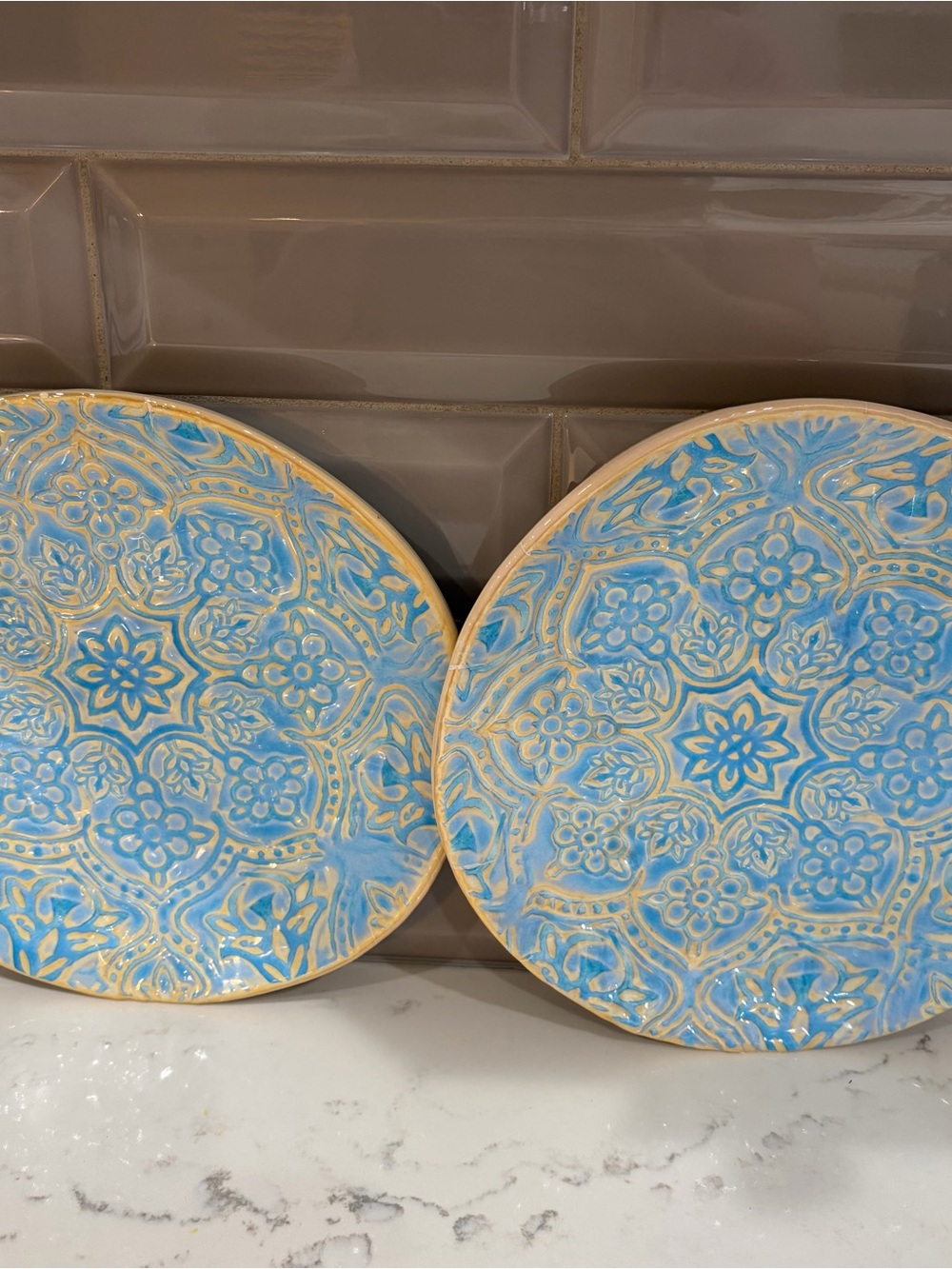 Cynthia Rowley Aqua Blue Embossed Medallion 10” Dinner Plates Melamine Set of 2